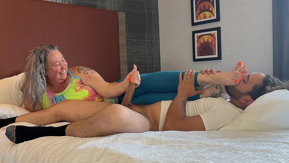 Foot Smelling Handjob to Footjob Ends with Blowjob 4K MP4
